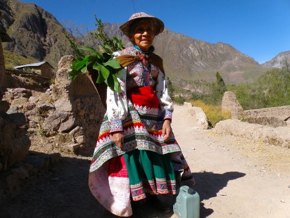 Peruvian woman in Traditional Dress